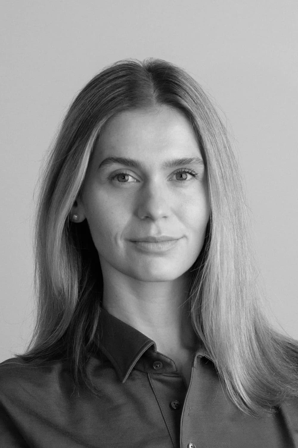 Porträt von Elena S., verifiziertes Beispielprofil mit Freigaben und Sperren